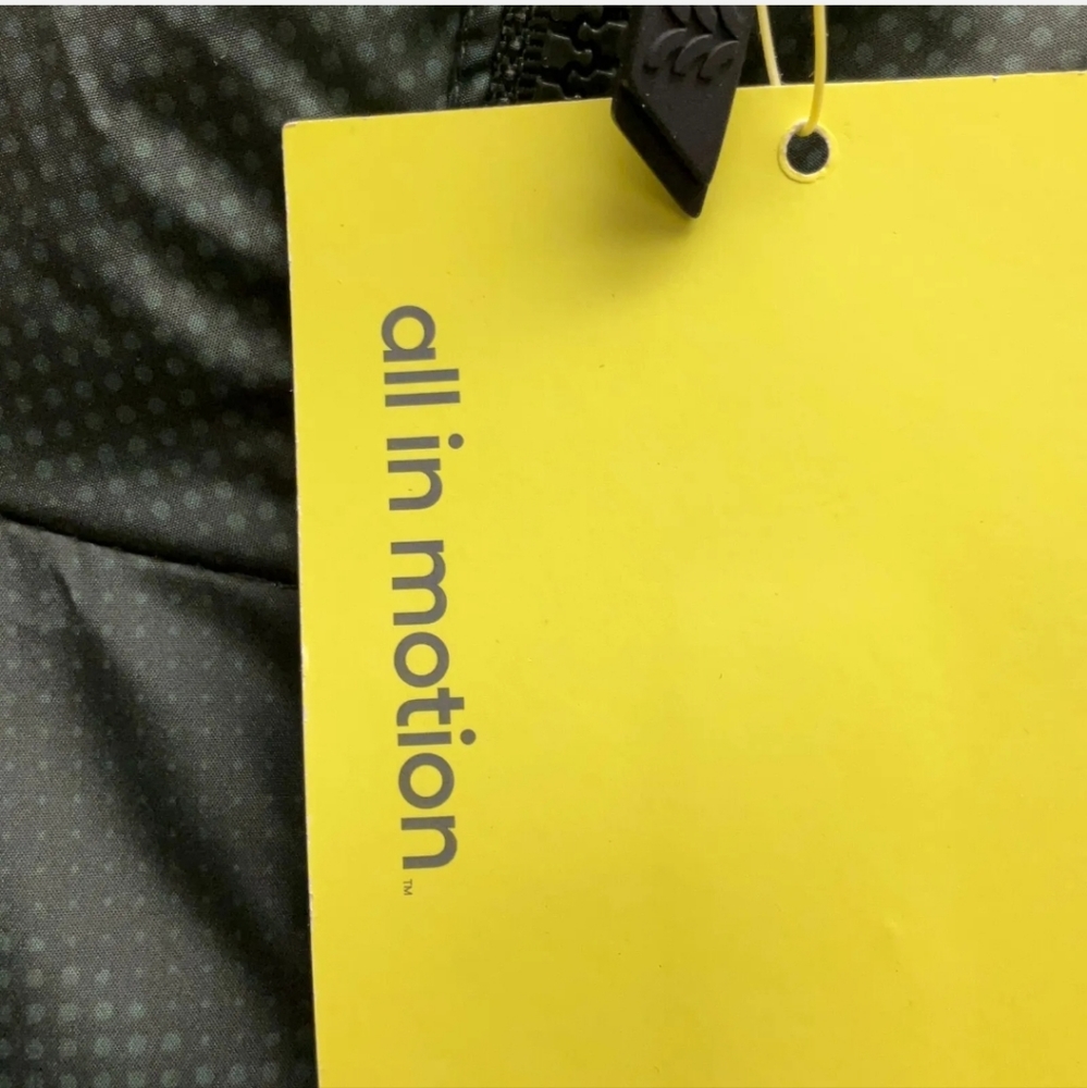 All In Motion Short Puffer Jacket - Picture 3 of 11